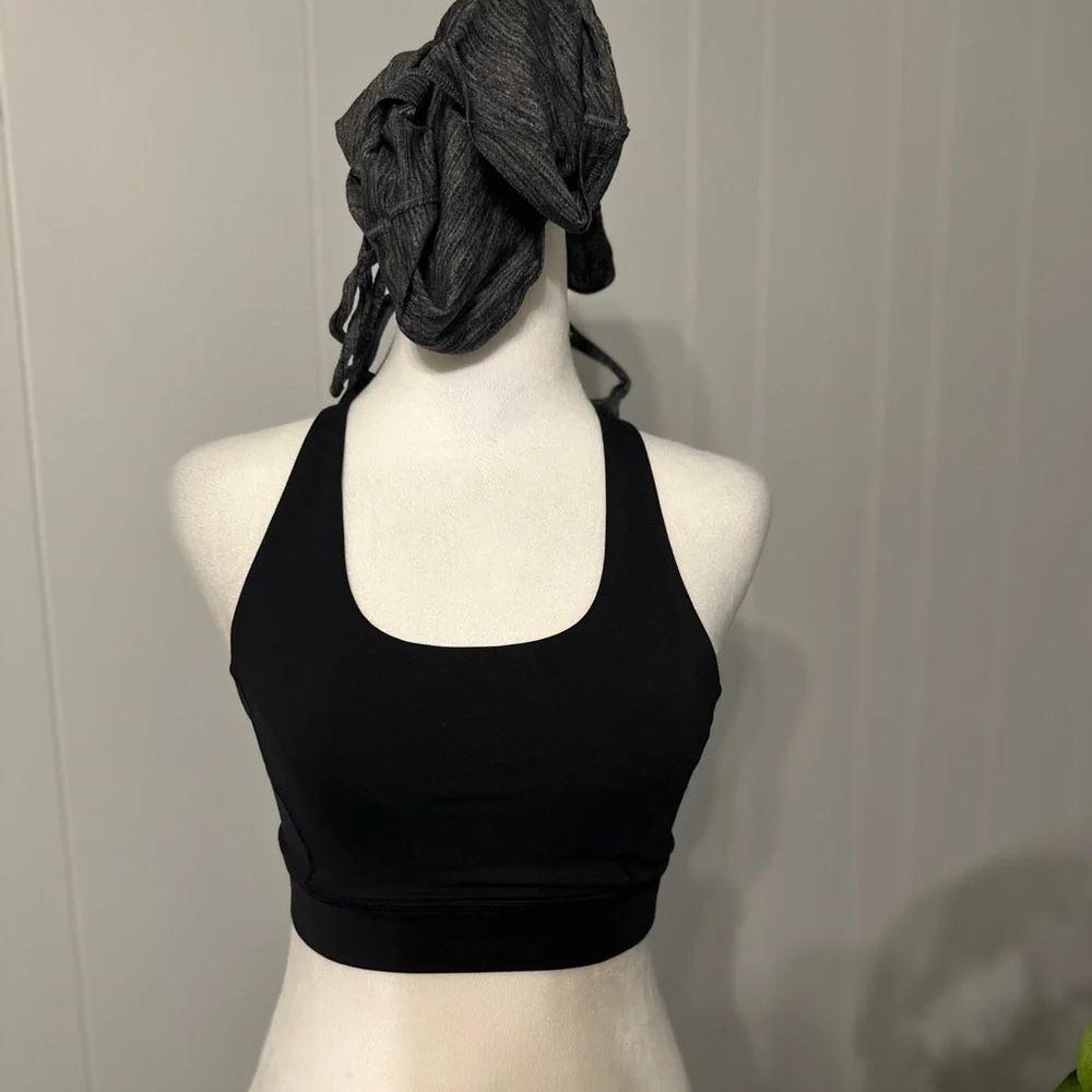 🛍️lululemon tank top with twisted back size 4 excellent